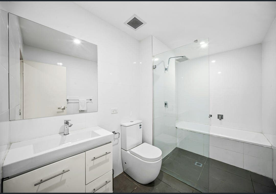 Spacious 3-Bedroom Apartment in the Heart of Bonnyrigg CBD - Image 9