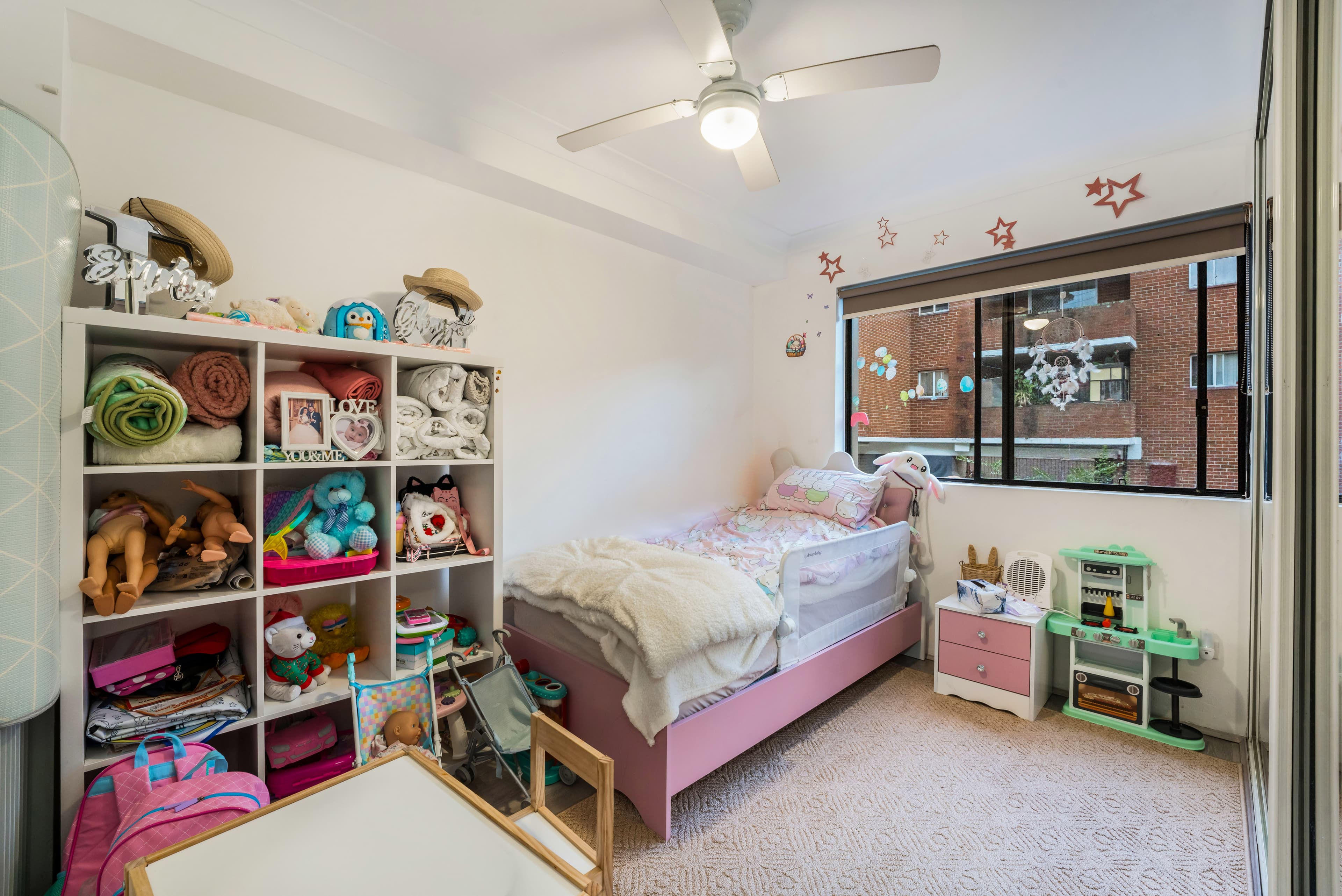 Modern Family Residence - Image 8