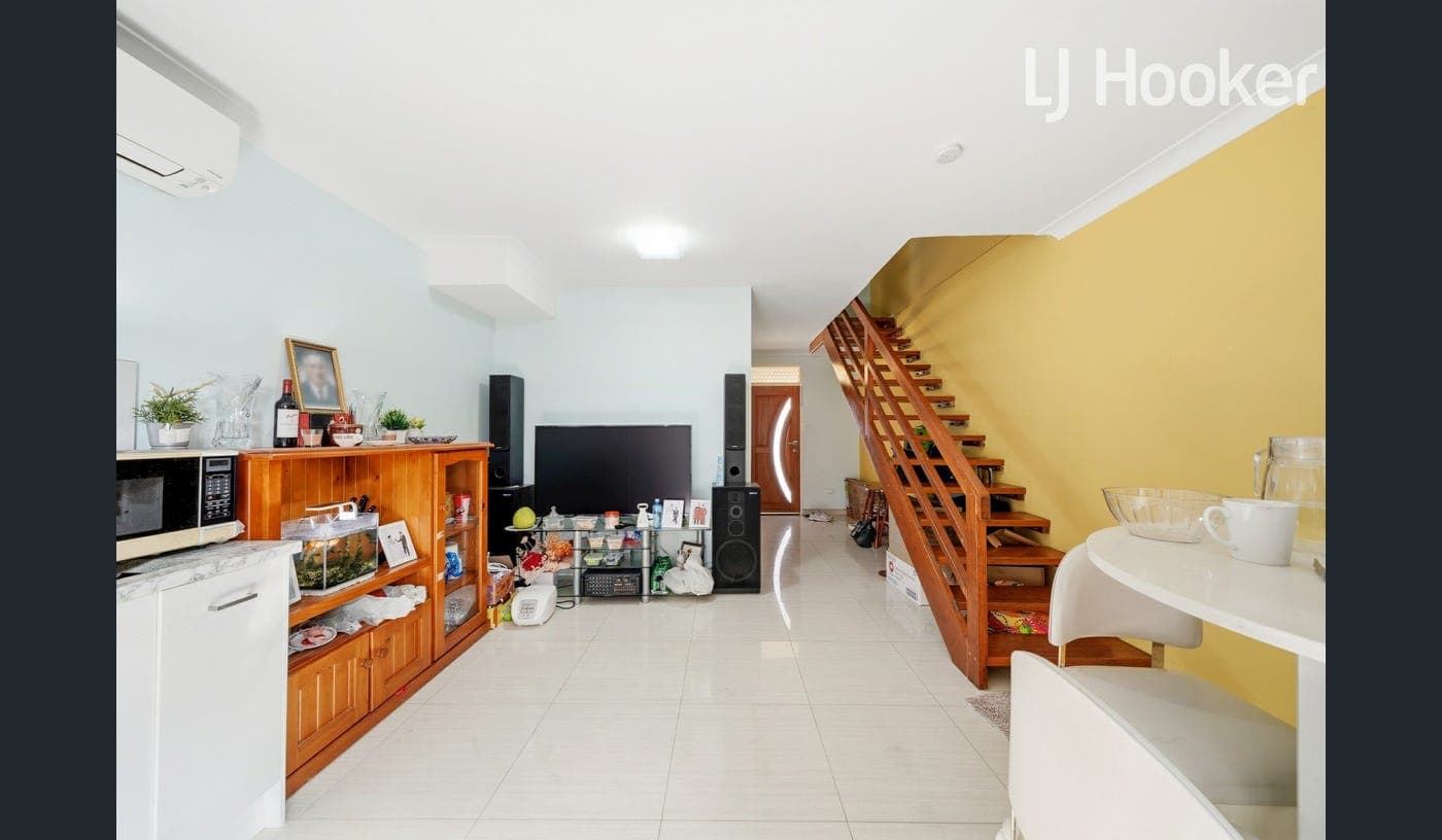 Unique Townhouse! - Image 3