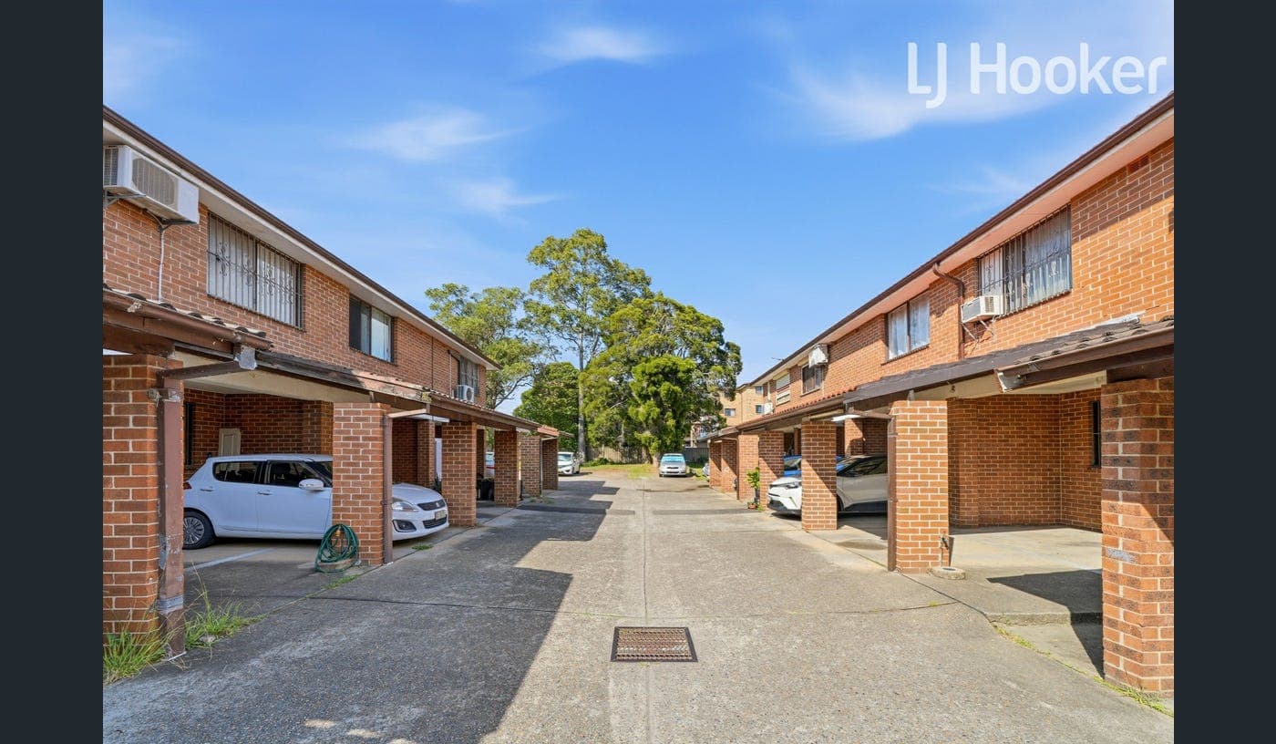 Unique Townhouse! - Image 8